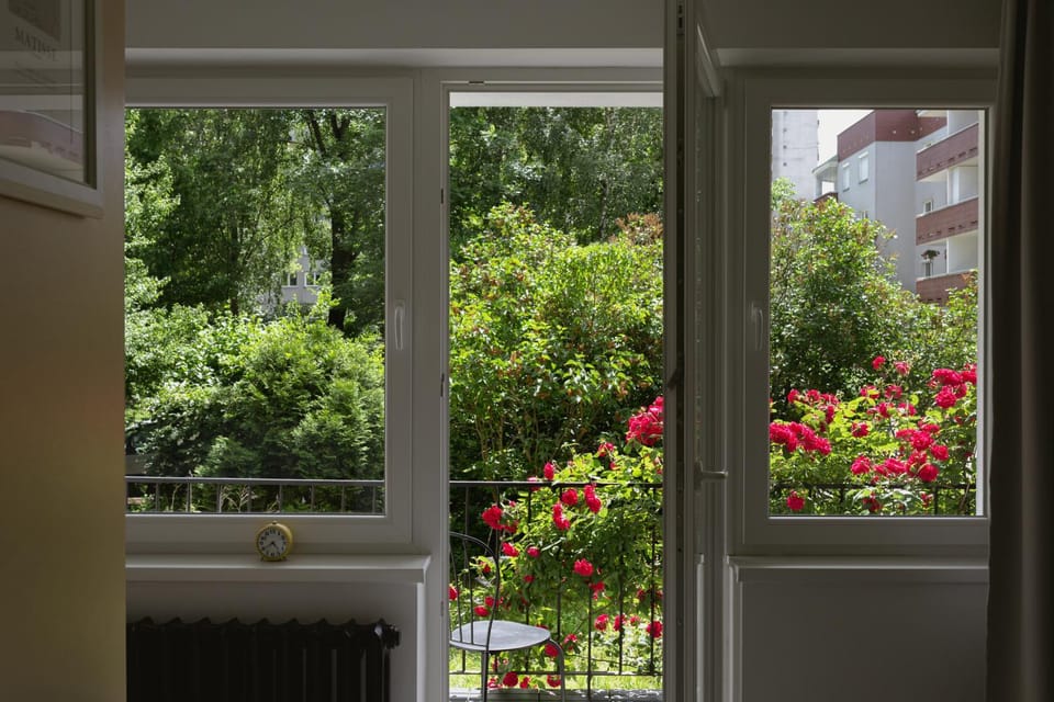 View (from property/room), Balcony/Terrace, Inner courtyard view