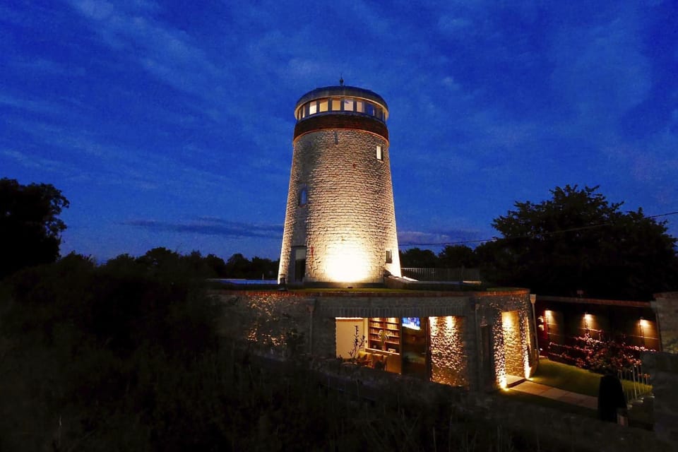 Property building, Night, Landmark view