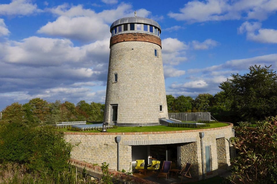 Property building, Day, Landmark view