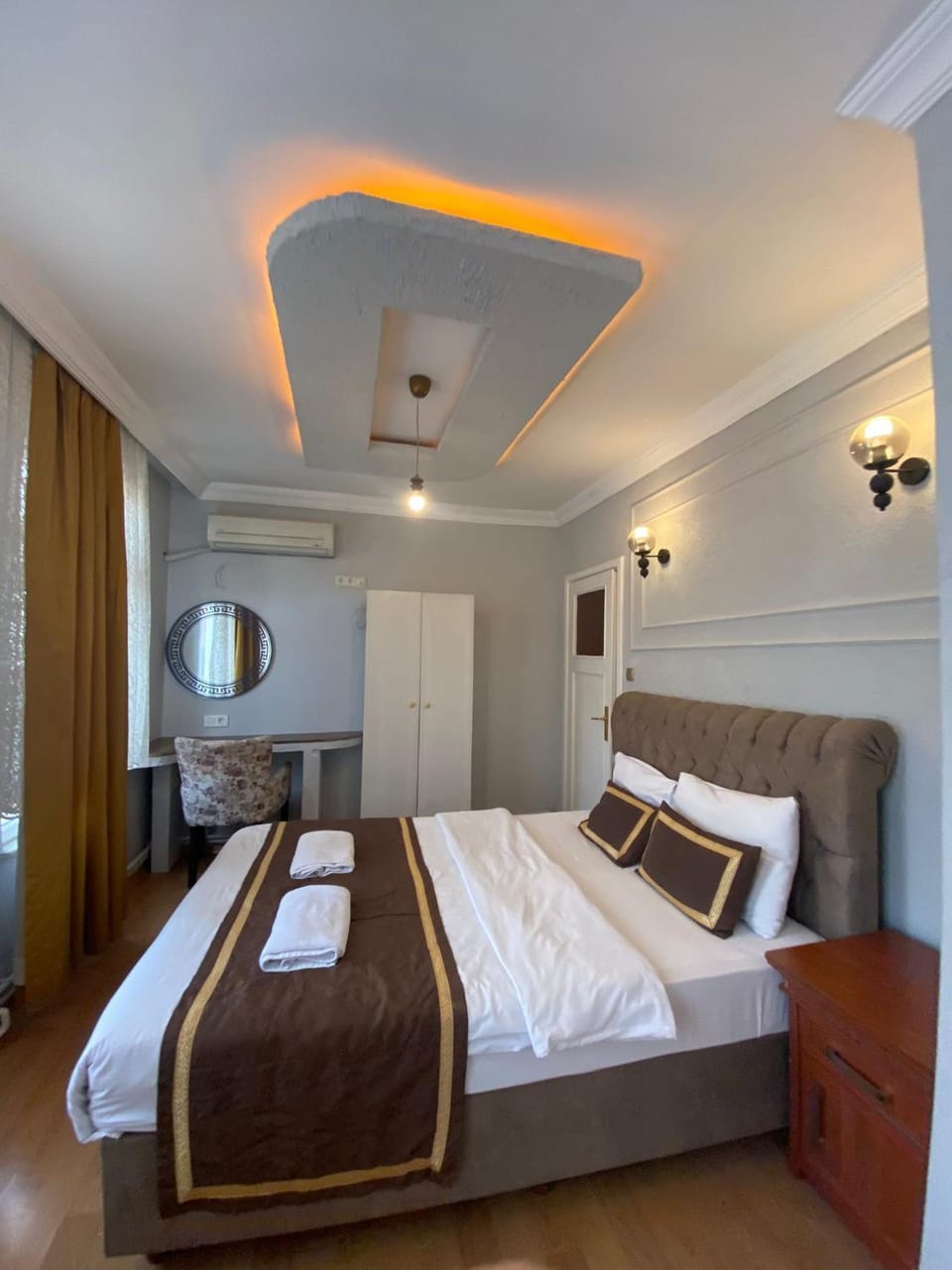 Divan Wooden Guesthouse Bed and Breakfast in Istanbul