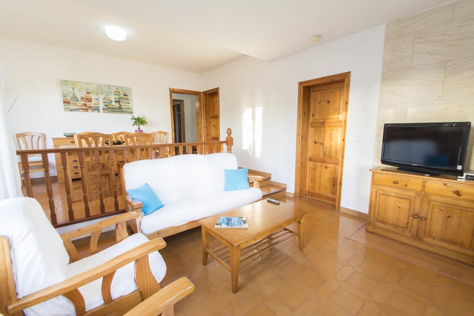 Communal lounge/ TV room, Living room
