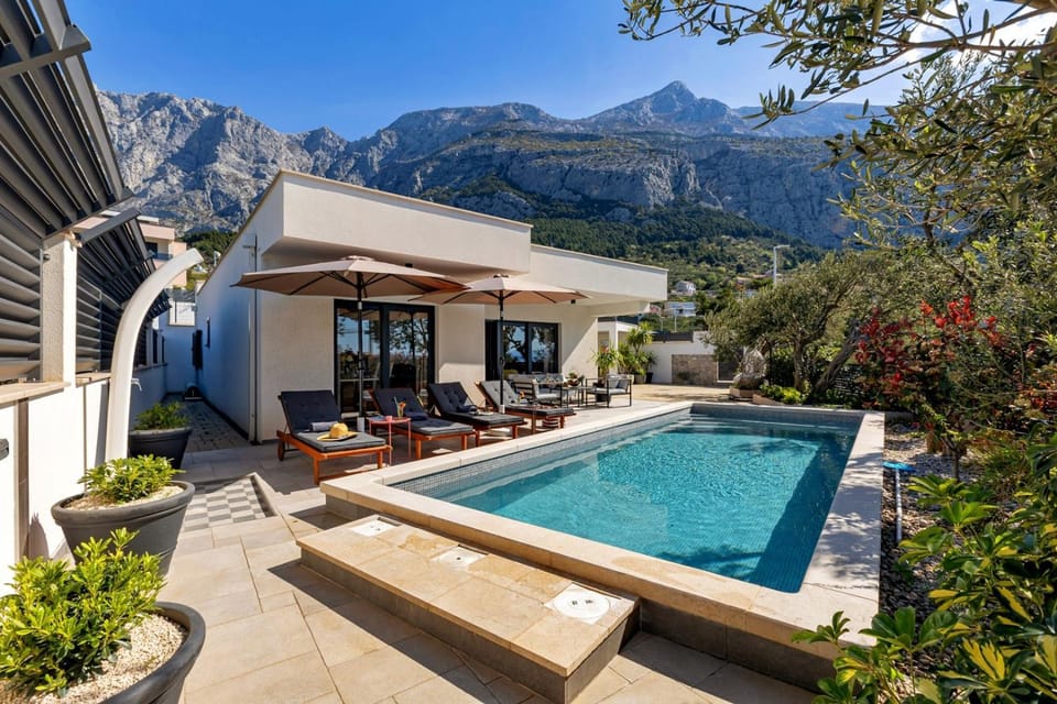 Villa Festina lente a luxury villa in Makarska, heated pool Villa in Makarska