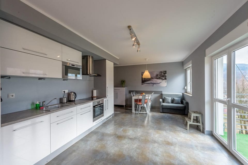 Kitchen or kitchenette, Living room