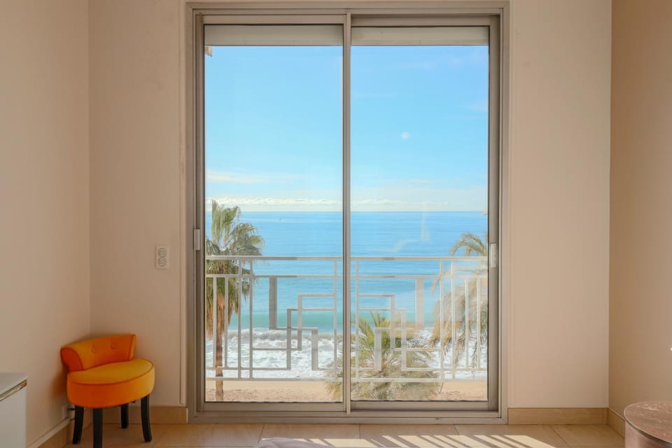Superb Bright Apartment with Sea View Apartment in Cannes