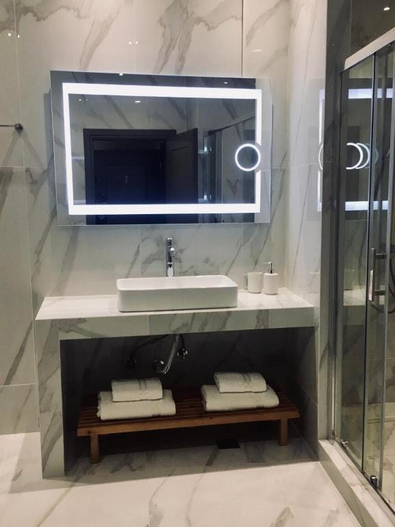 Shower, Bathroom