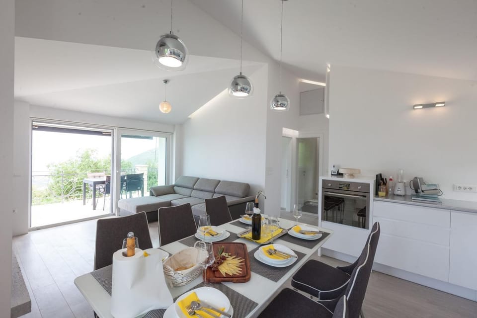 Balcony/Terrace, Dining area