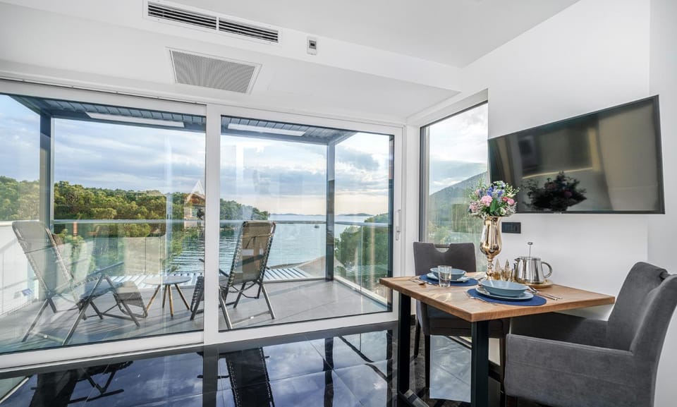 Alexandra Apartments Apartment in Tisno