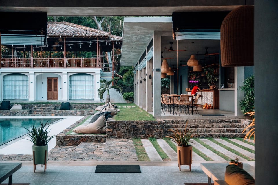 Restaurant/places to eat, Seating area, Pool view, Swimming pool