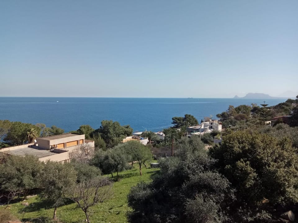 Casa Vela Bianca Mondello Addaura Apartment in Palermo