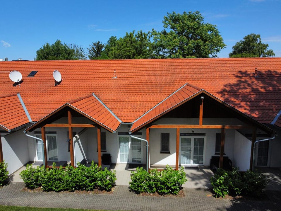 Property building, Day