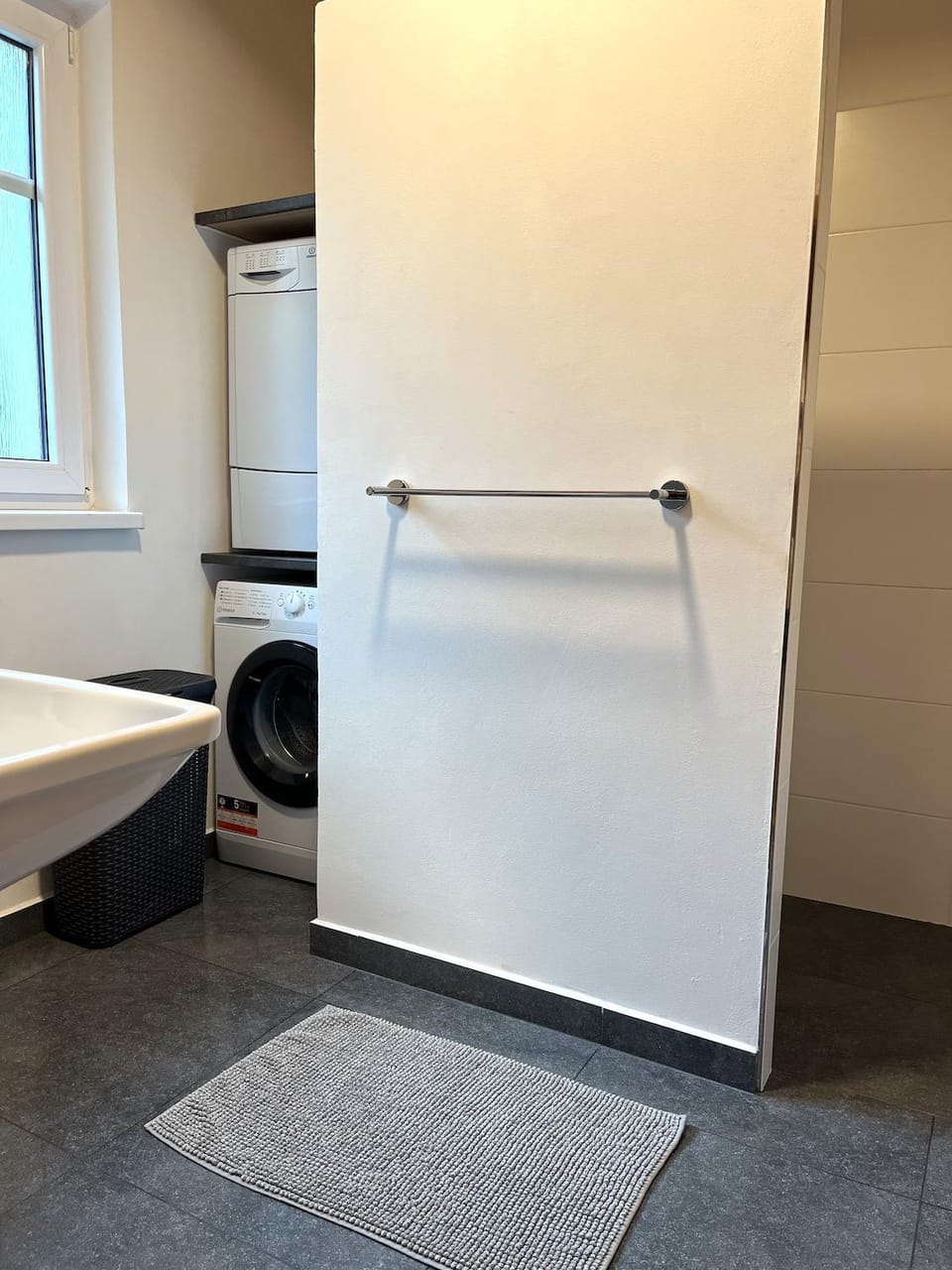 Bathroom, laundry, washing machine, dryer