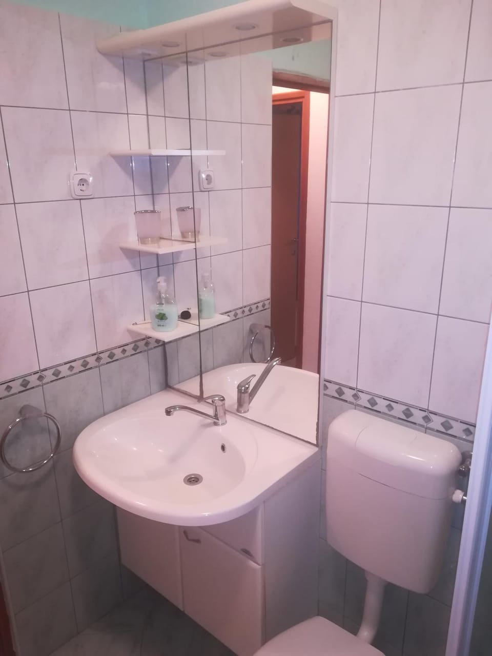 Shower, Toilet, Bathroom, washing machine
