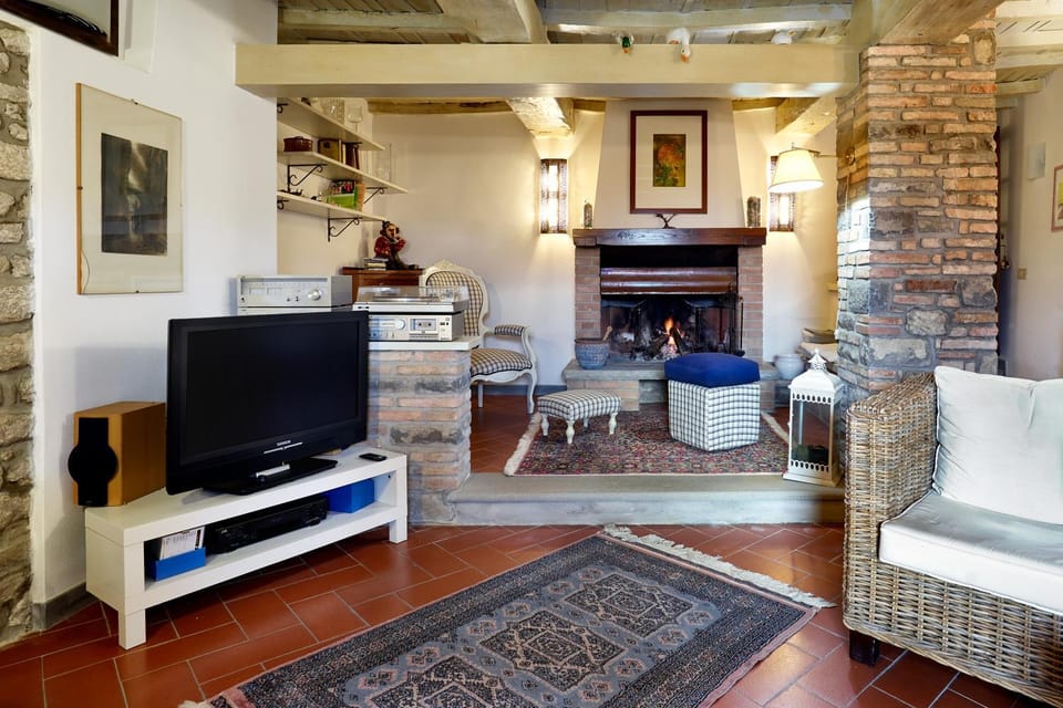 Communal lounge/ TV room