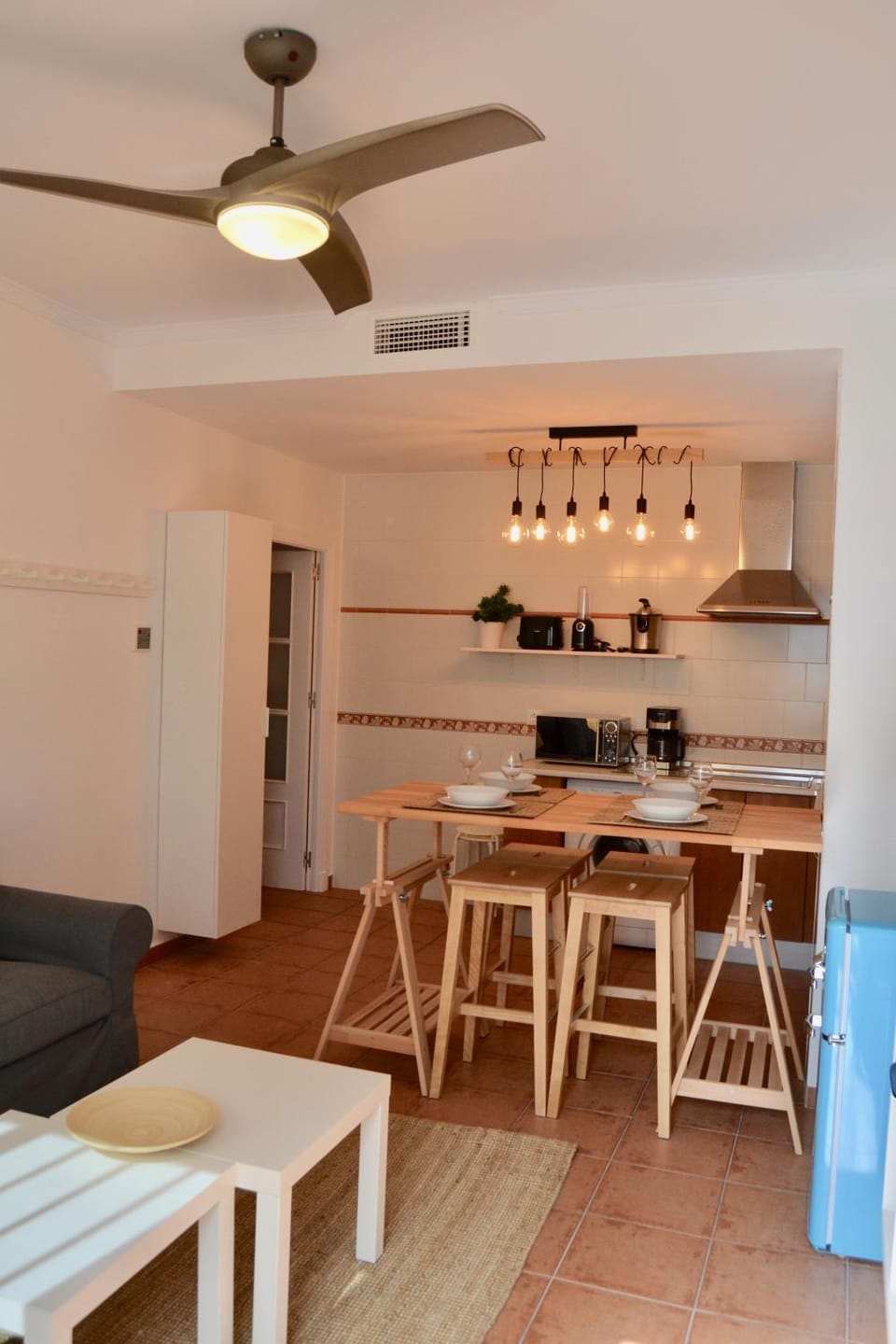 Seating area, Dining area, Communal kitchen