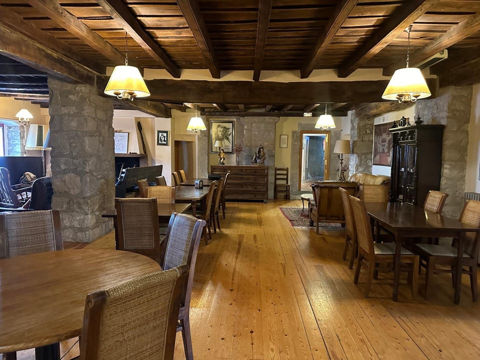 Lounge or bar, Dining area