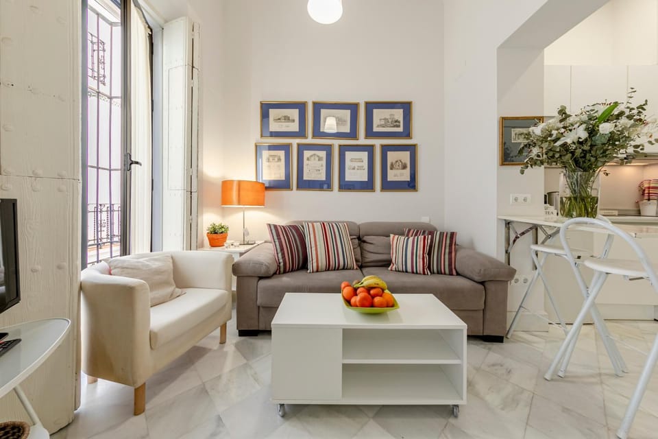 Living room, Seating area