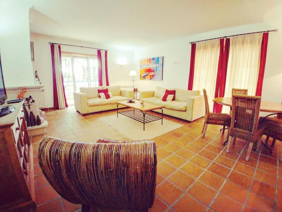 Decorative detail, Dining area