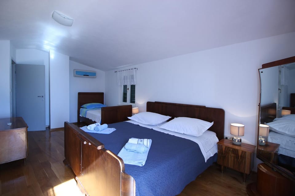 Bed, Balcony/Terrace, Bedroom