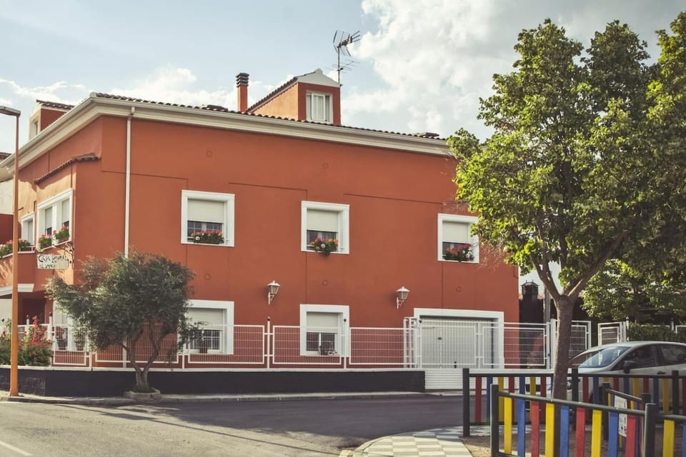 Facade/entrance