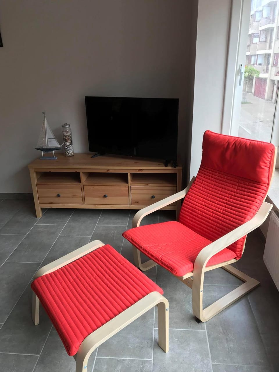 TV and multimedia, Seating area