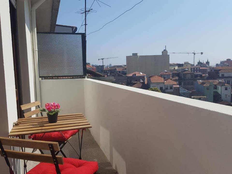 View (from property/room), Balcony/Terrace, City view