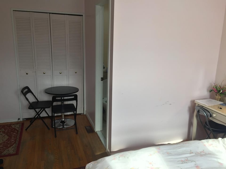 Bathroom, Photo of the whole room, Decorative detail, Bedroom