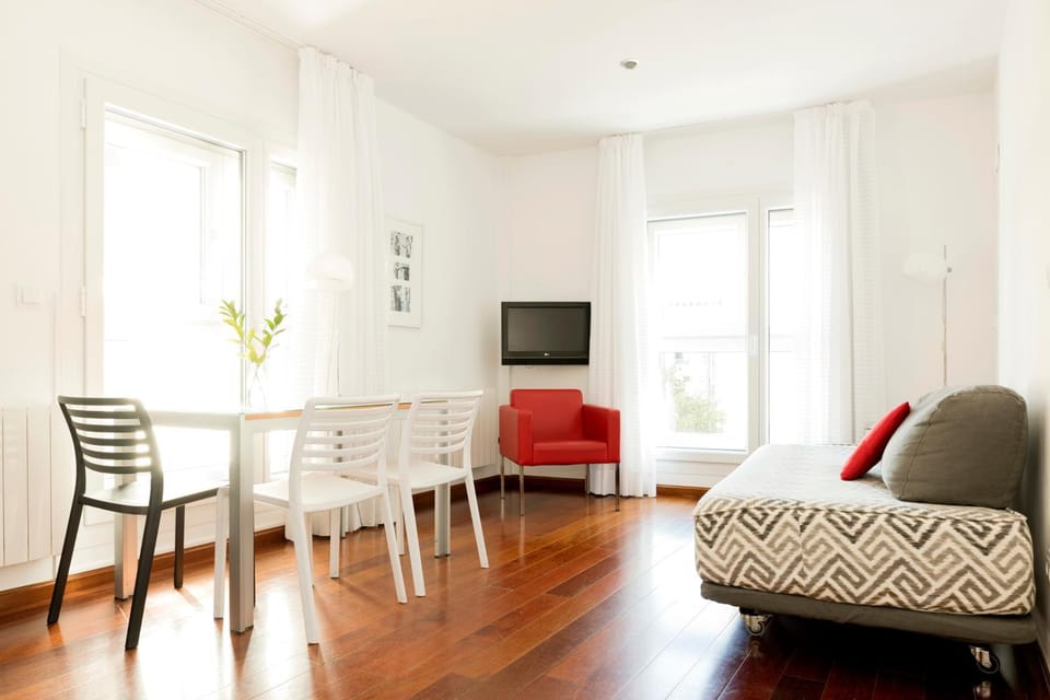 Living room, Photo of the whole room, Dining area
