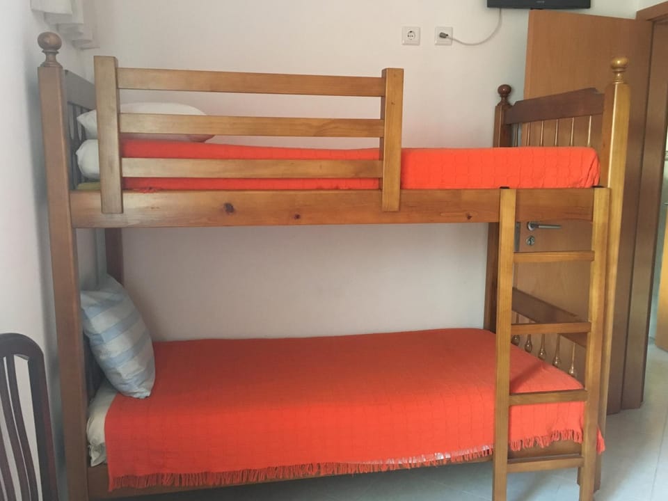 bunk bed
