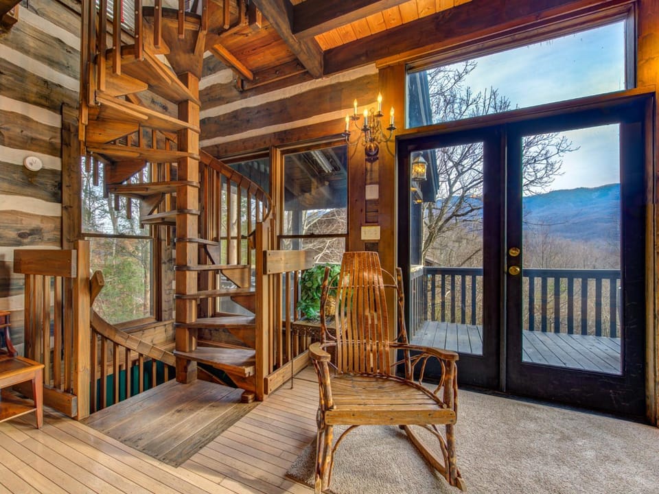 Balcony/Terrace, Living room, Seating area, Mountain view, furniture