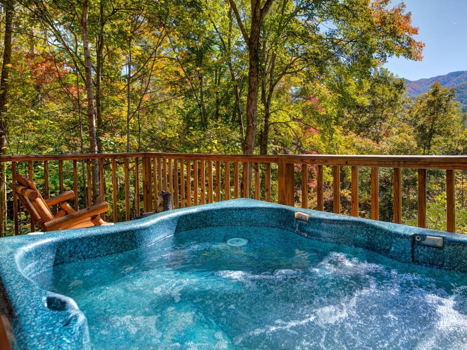 Natural landscape, Hot Tub, Balcony/Terrace, Autumn, Mountain view