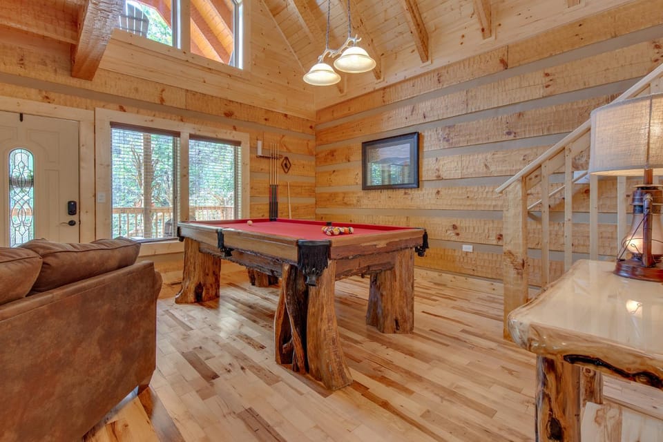 Billiard, Game Room, Living room, Seating area, furniture
