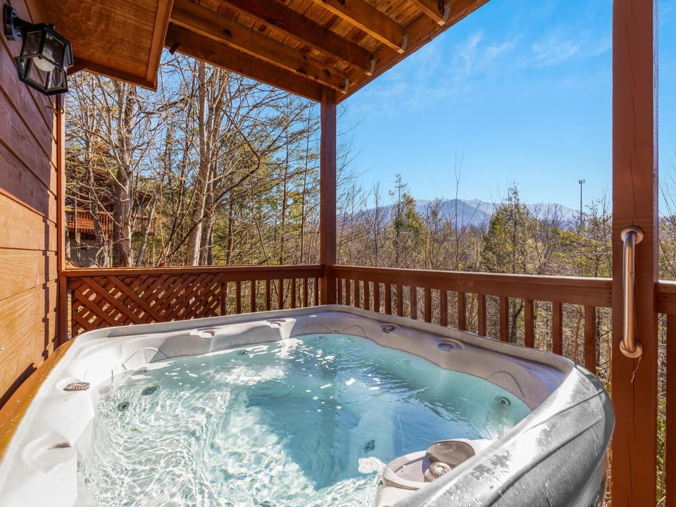 Hot Tub, Balcony/Terrace, Mountain view