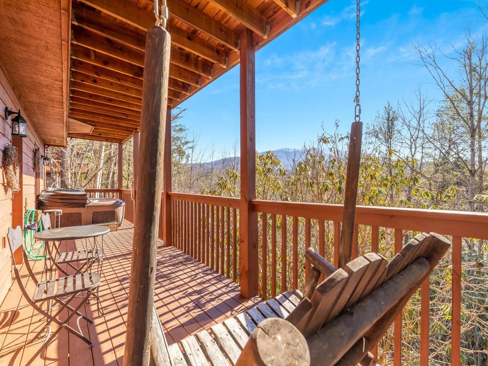 Hot Tub, Balcony/Terrace, Mountain view