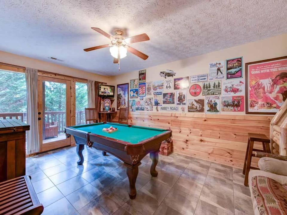 Billiard, Game Room, Seating area