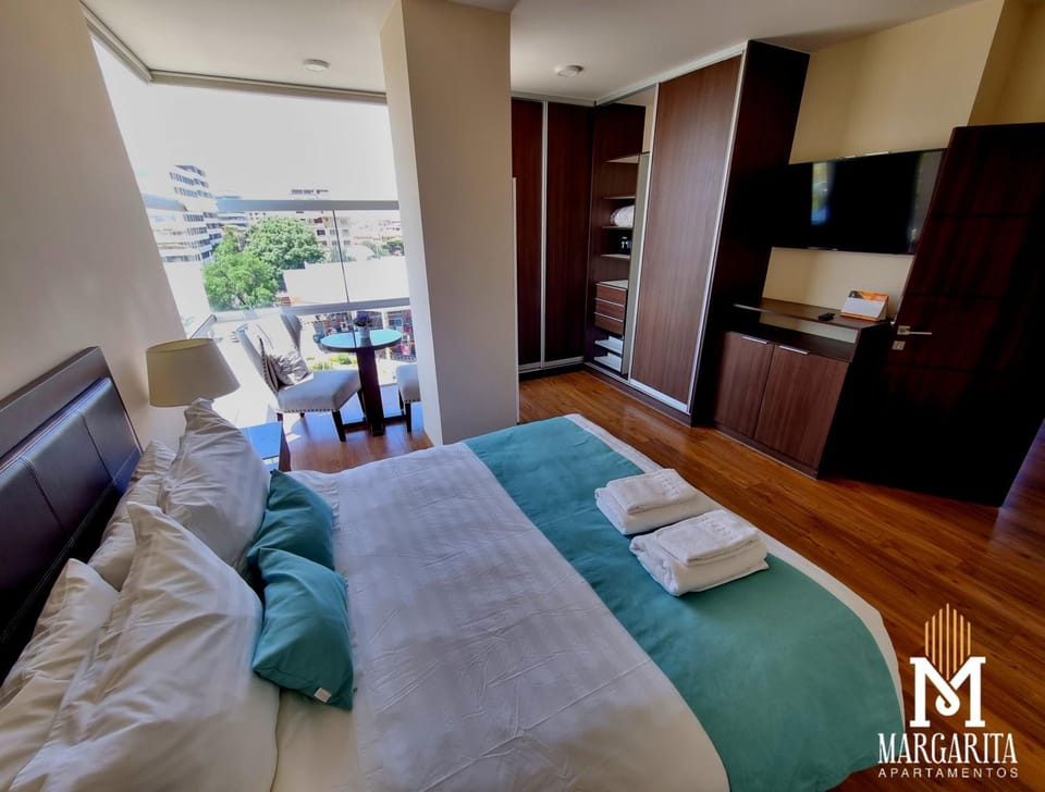 Bed, TV and multimedia, Bedroom, wardrobe