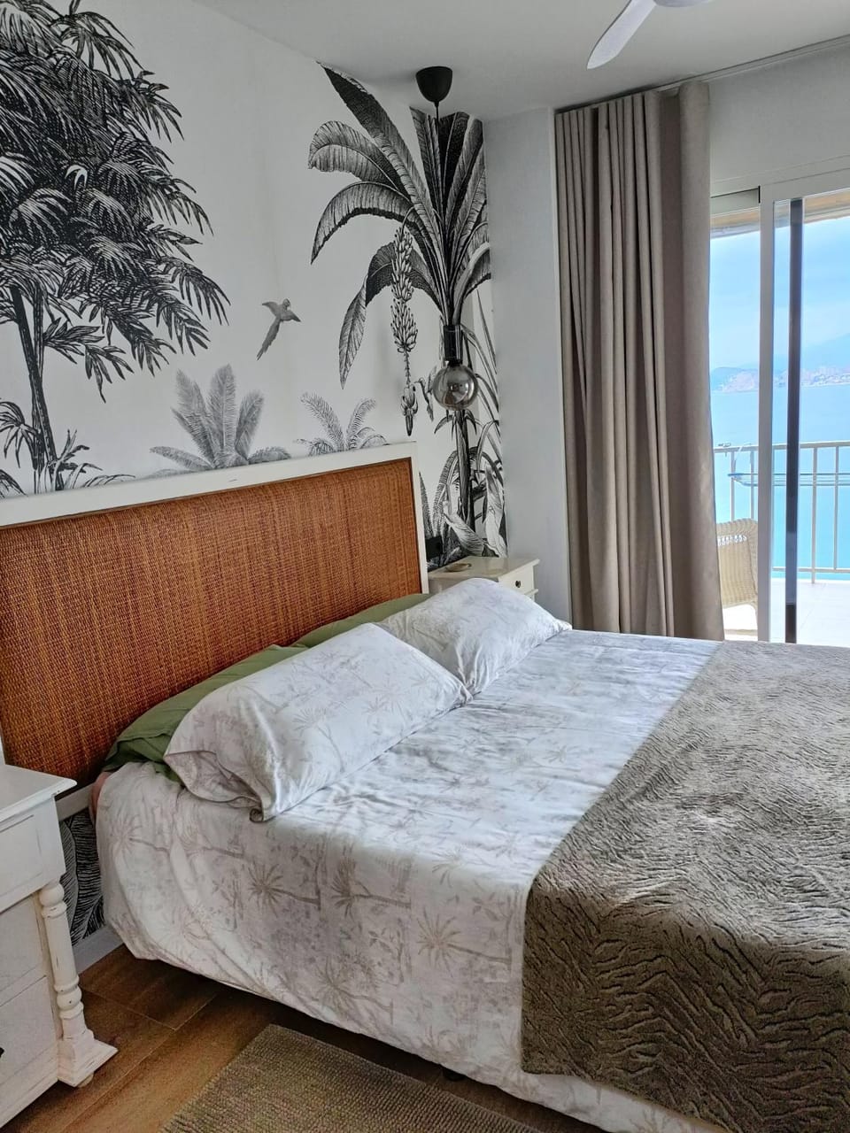 Portofino Flying Whale Apartment in Benidorm