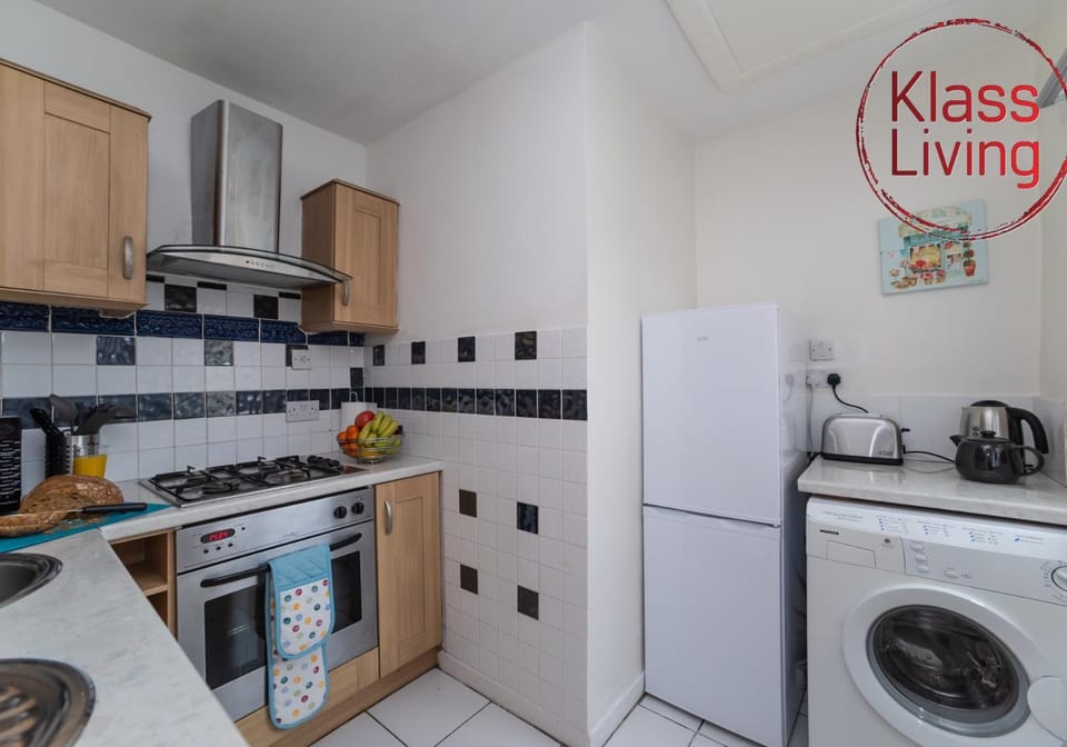 Coffee/tea facilities, Kitchen or kitchenette, Decorative detail, Guests, group of guests, Family