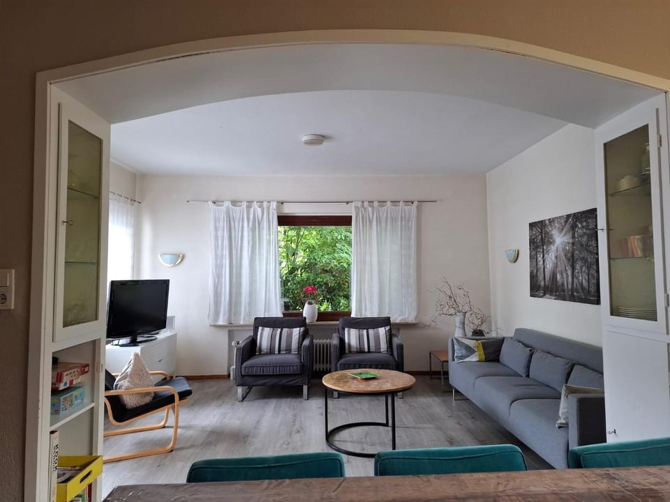 Game Room, Living room