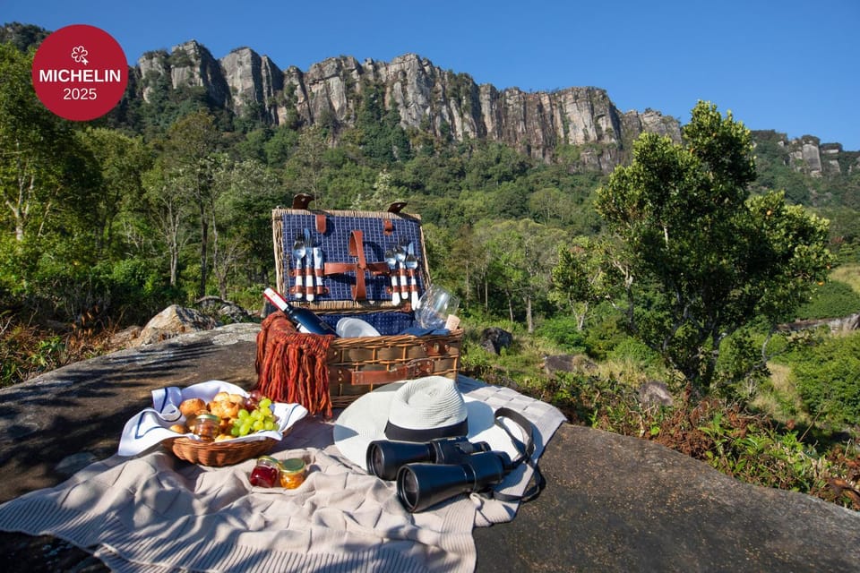 Nearby landmark, Natural landscape, Activities, Food and drinks, Mountain view, Breakfast, Lunch