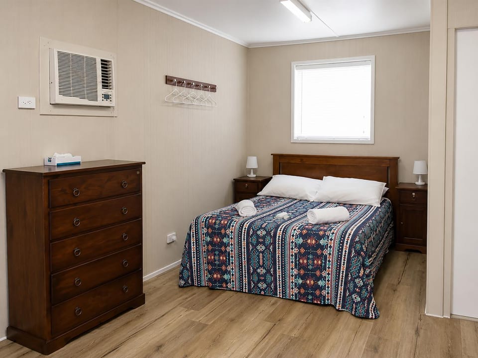 Bed, Bedroom, wardrobe, air conditioner