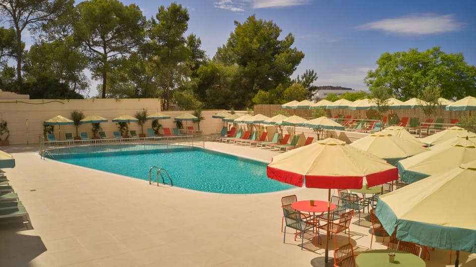 Swimming pool