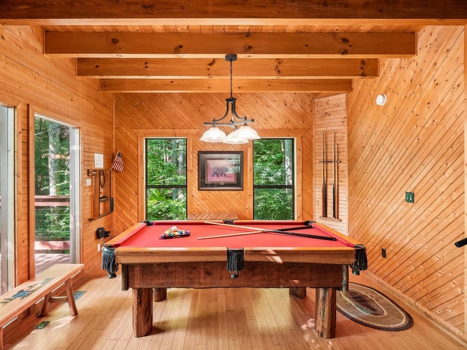 Natural landscape, Billiard, Game Room