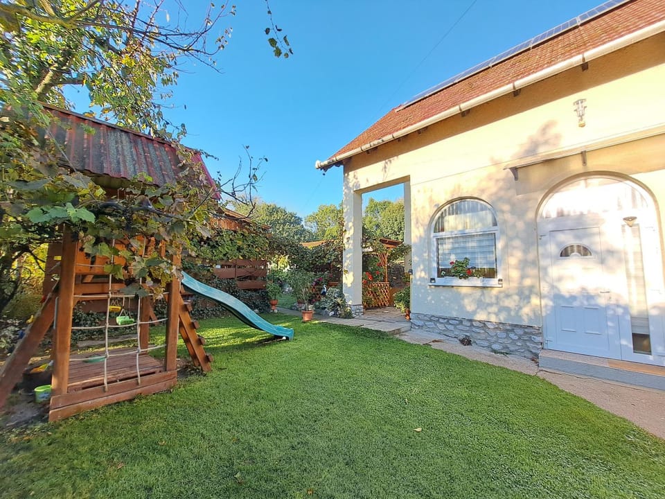 Czakó Vendégház Rekreációs Pihenőháza Bed and Breakfast in Slovakia