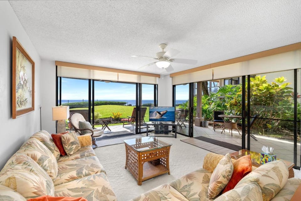 Keauhou Kona Surf & Racquet Club #3-101 "Hale Malama Pono" House in Big Island