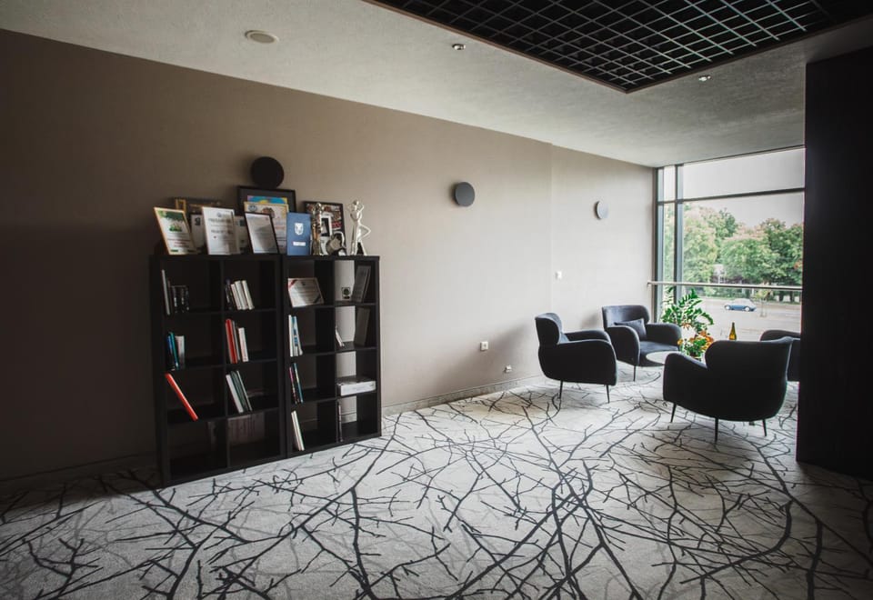 Library, Seating area