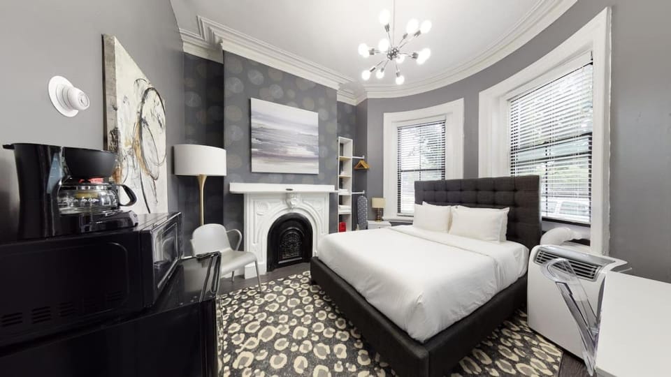 Bay Village Suites Apartment in Boston