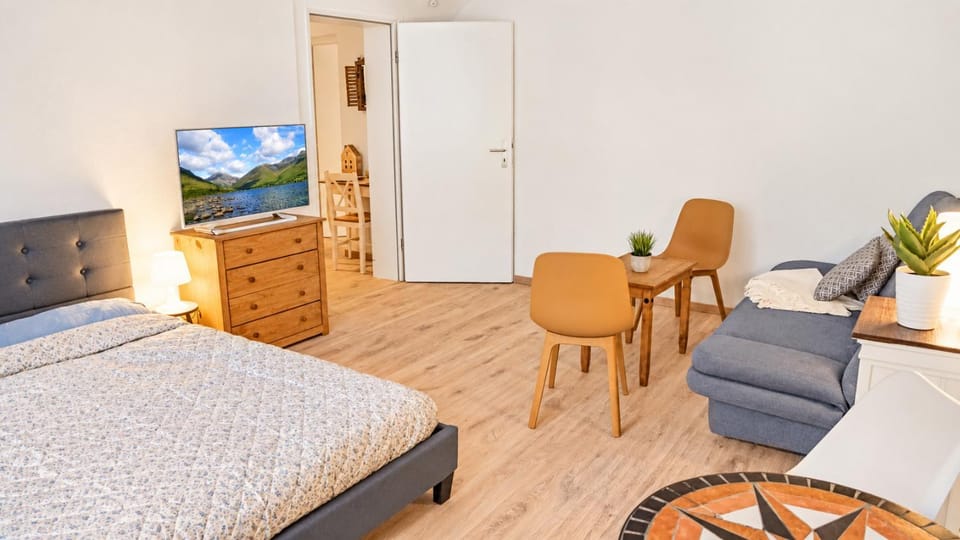 Living room, Bedroom