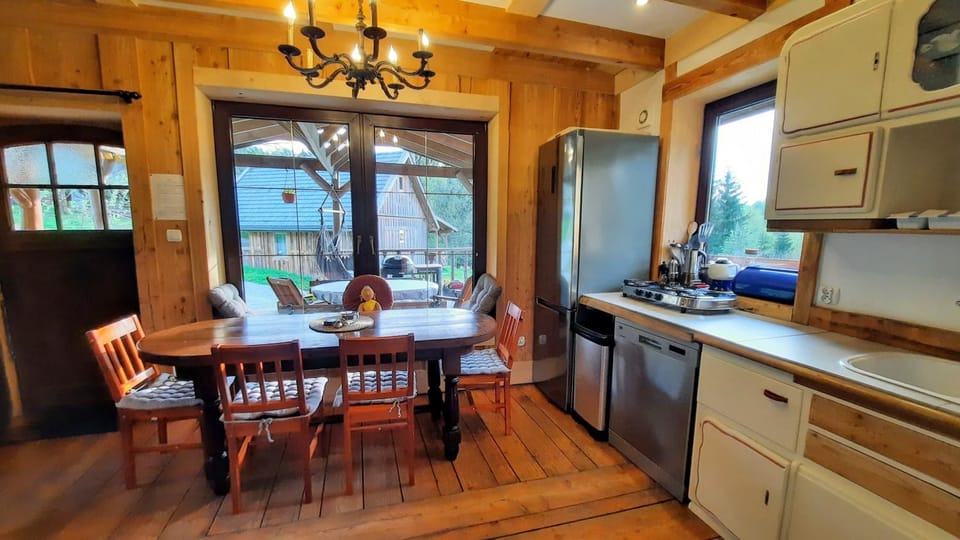 Kitchen or kitchenette, Living room, Seating area
