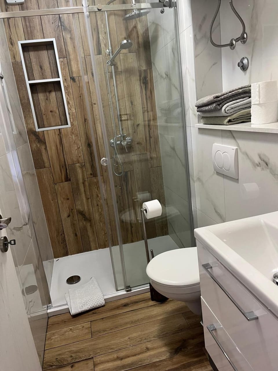 Apartman Leo Apartment in Brela