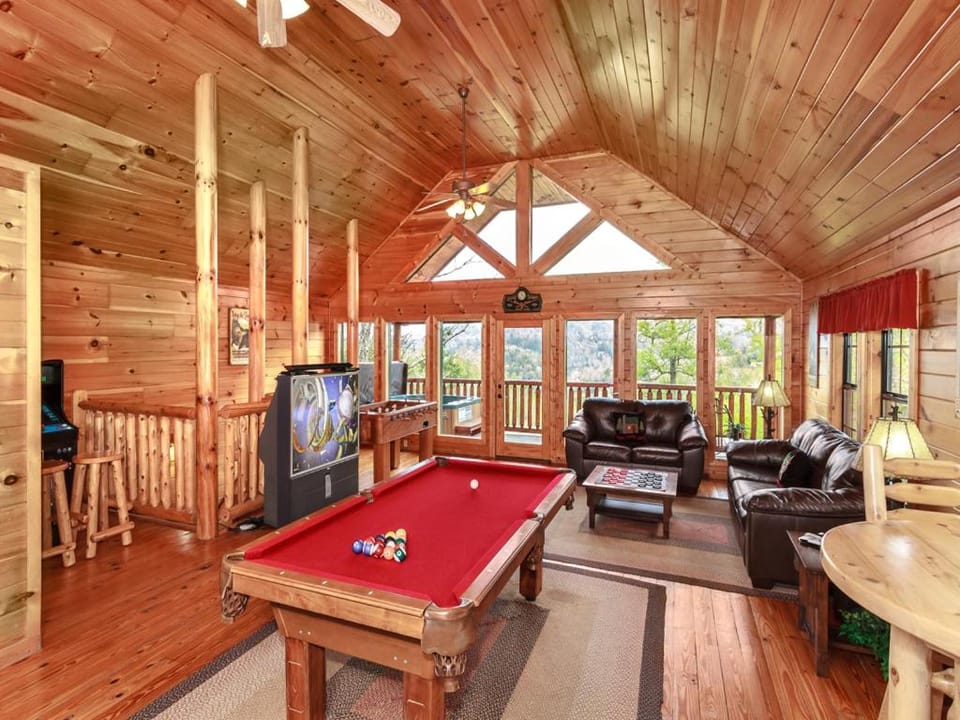 Billiard, Game Room, TV and multimedia, View (from property/room), Living room, Seating area, Mountain view, furniture